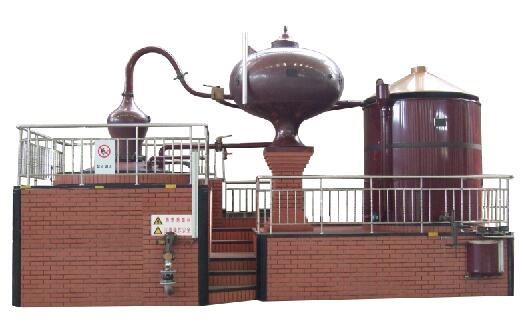 蒸餾機組廠家解析食用酒精蒸餾設(shè)備